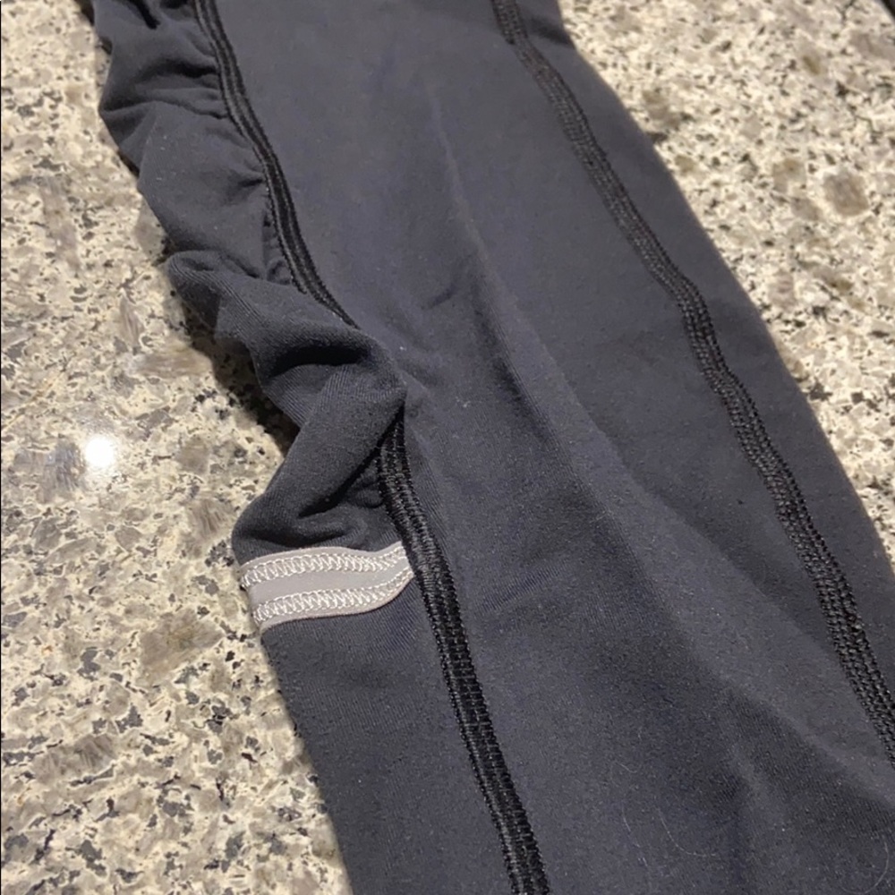 *SOLD* Lululemon Black Speed Up Ruffled Leg Pant - Picture 5 of 16